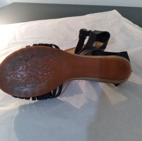 Indios by impucalza.  Size 24, US 7 - Picture 2 of 2